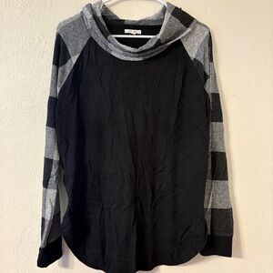 Maurices Charcoal and Black Knit Top Size: M
